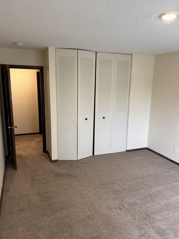 2510 Irvine Ave Nw #31 - Photo 4 of 5