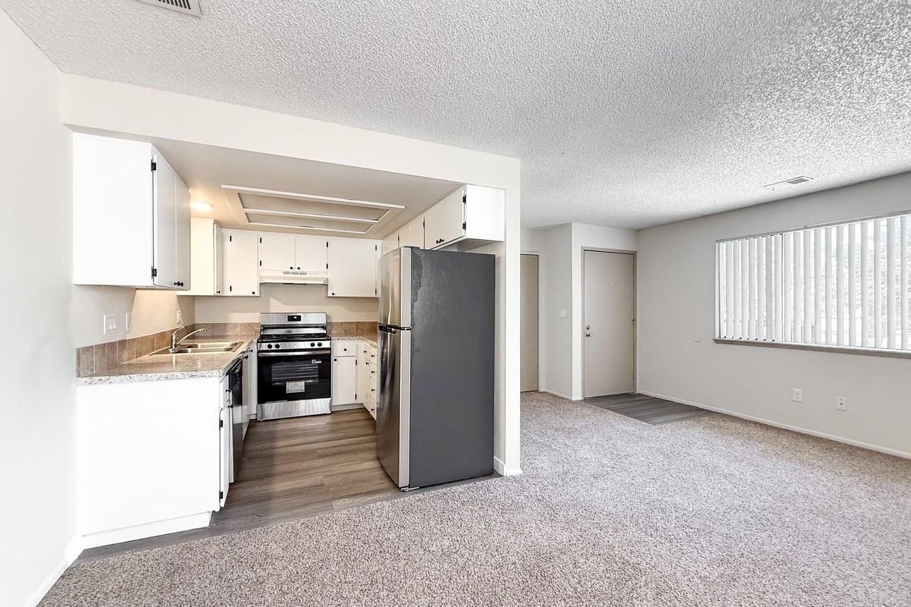 Avalon Court Apartments - Photo 7 of 26