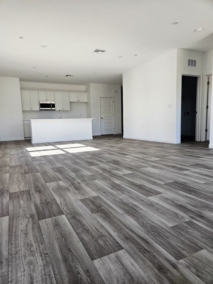 8105 Wandesford Dr #1 - Photo 4 of 28