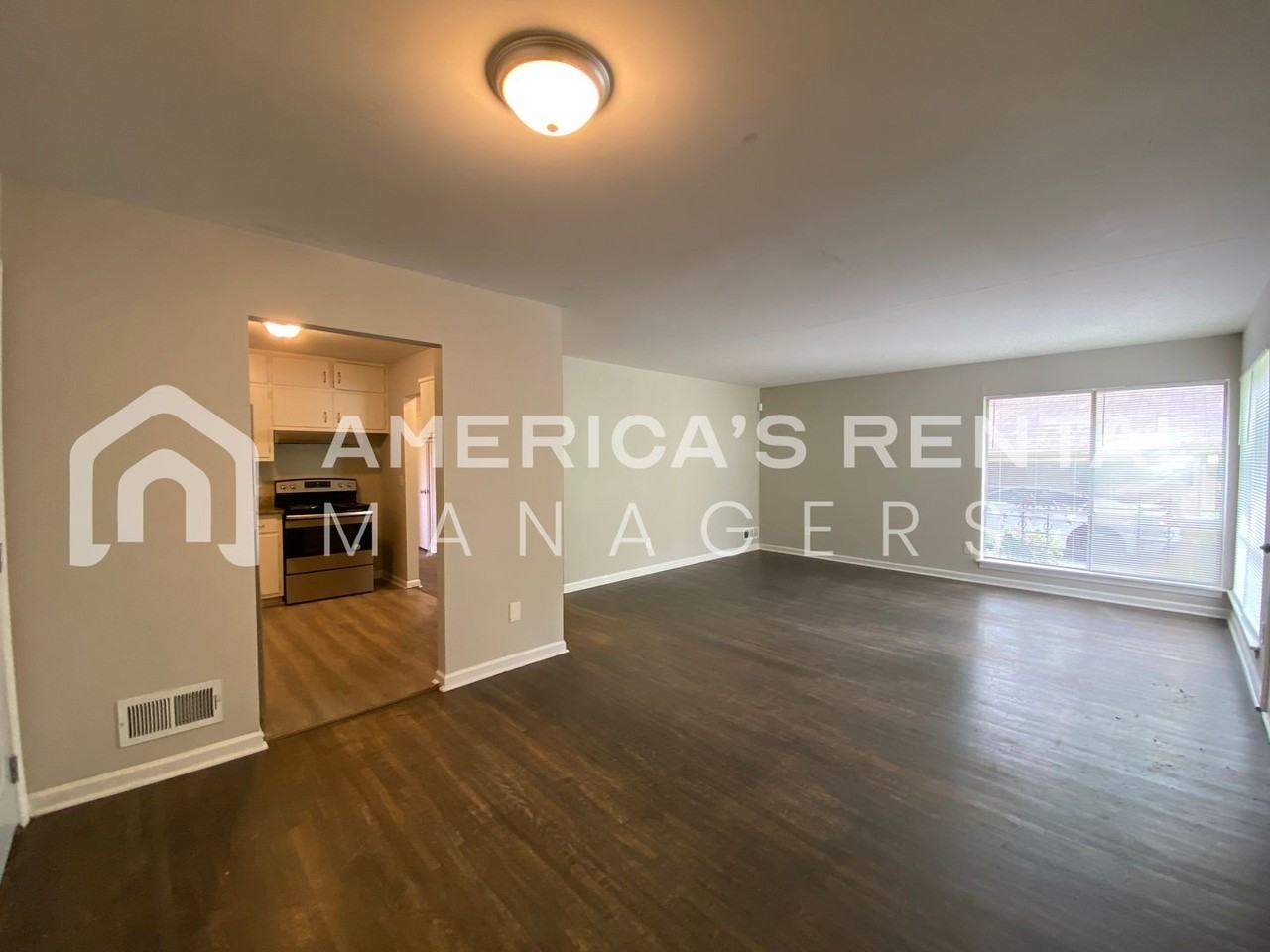 7125 6th Ave S - Photo 5 of 31