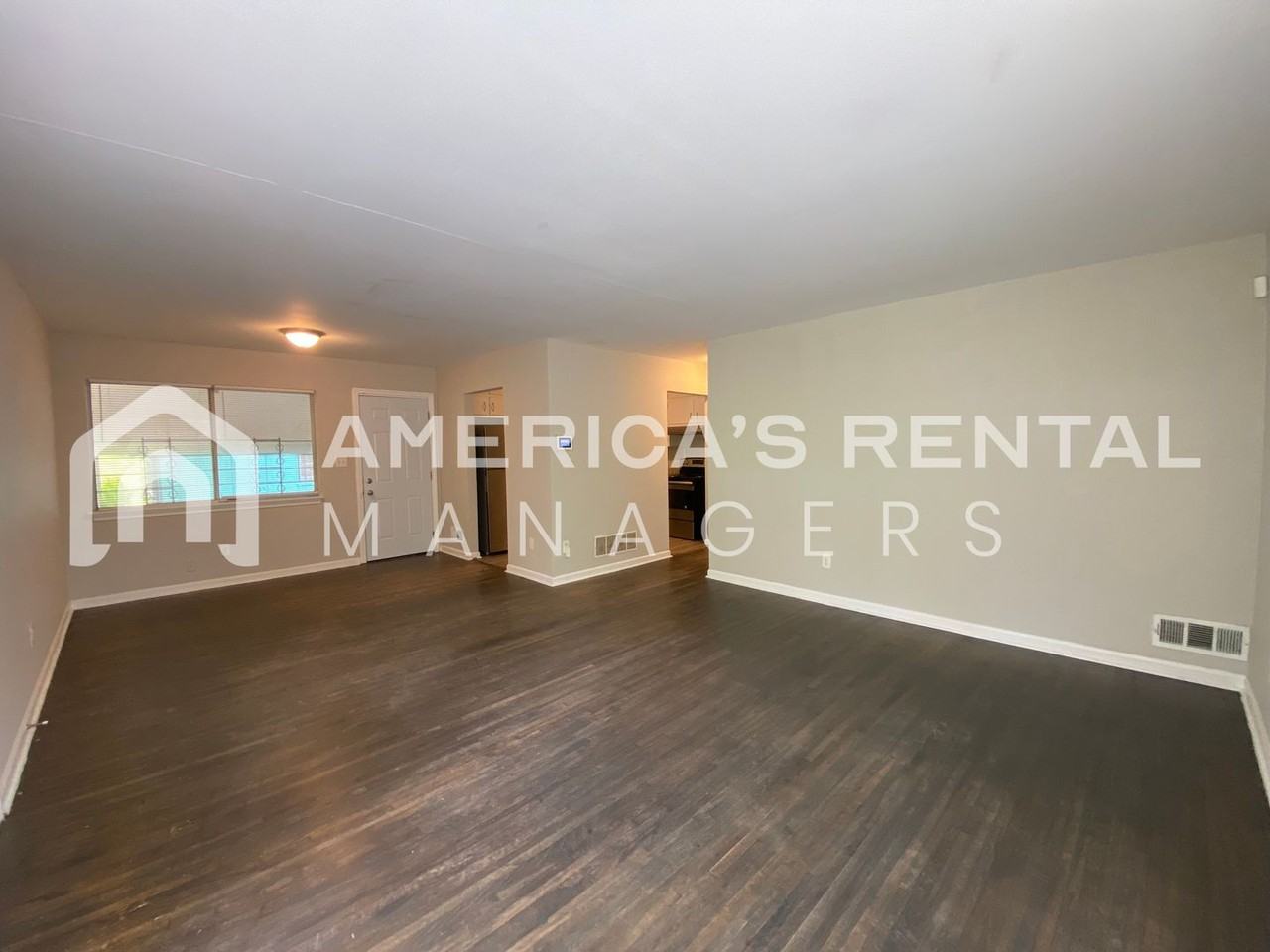 7125 6th Ave S - Photo 6 of 31