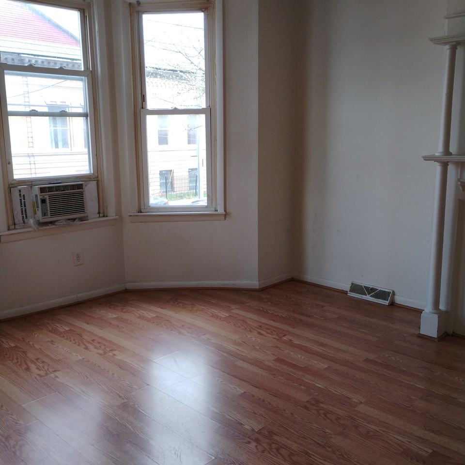 452A Hudson Ave #1 - Photo 6 of 19