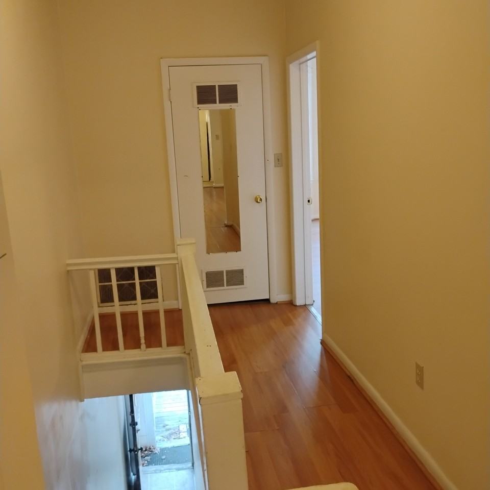 452A Hudson Ave #2 - Photo 3 of 19