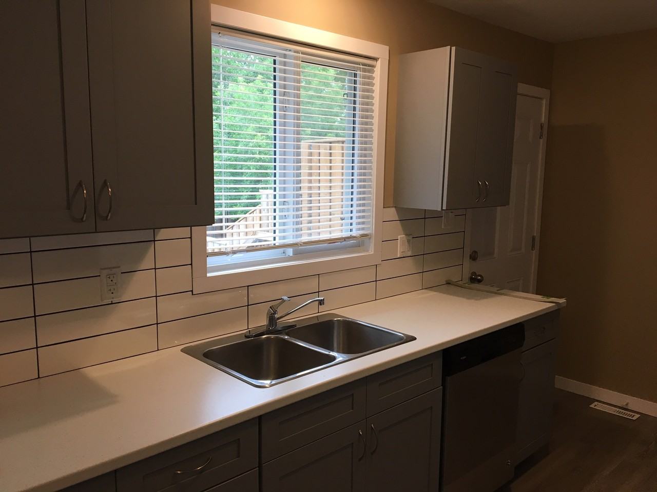 907 Avenue O S #1 - Photo 7 of 13