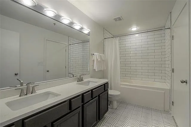 2107 Grand Boulevard - 903Unit 903 #903 - Photo 3 of 16