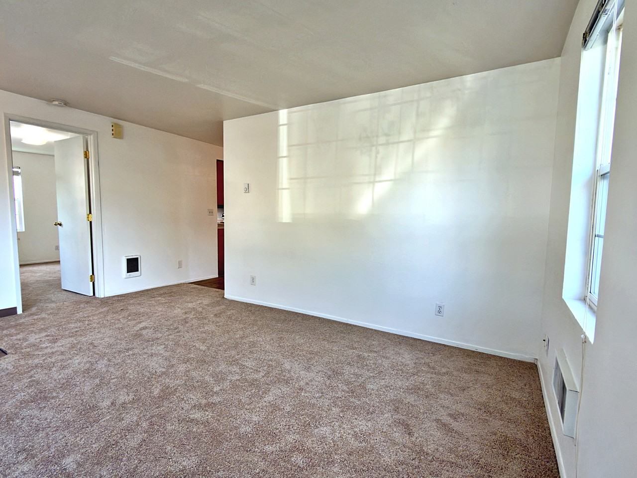 905 Ne 94th Ave #1 - Photo 6 of 38