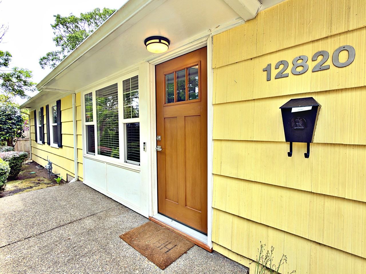 12820 Sw Edgewood St #1 - Photo 3 of 39