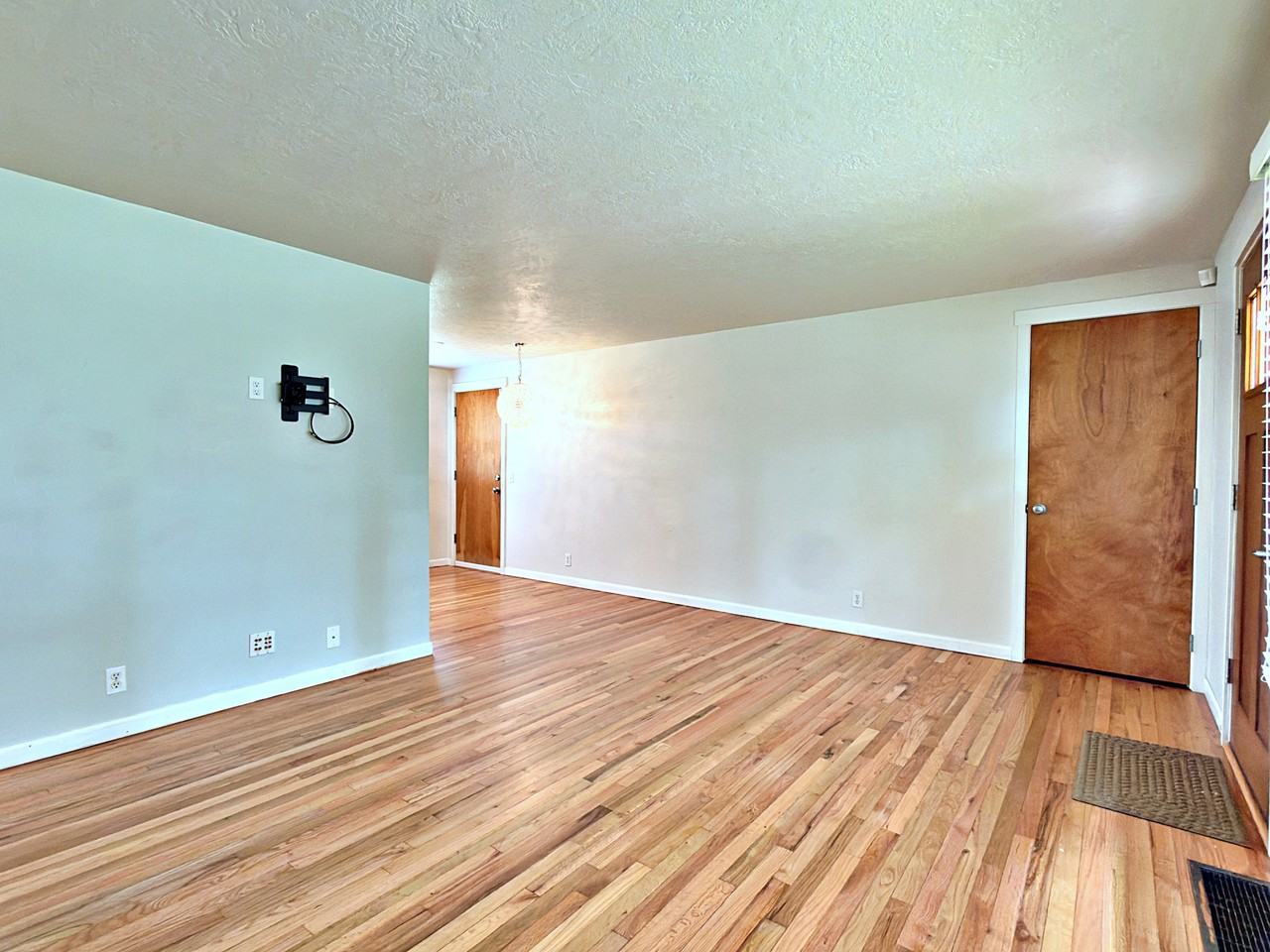 12820 Sw Edgewood St #1 - Photo 5 of 39
