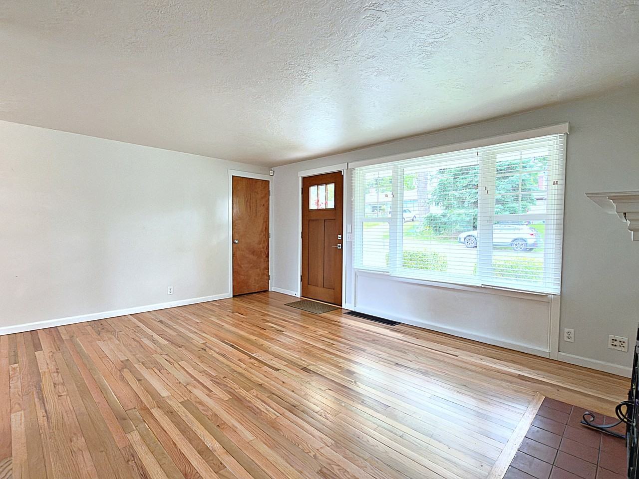12820 Sw Edgewood St #1 - Photo 6 of 39