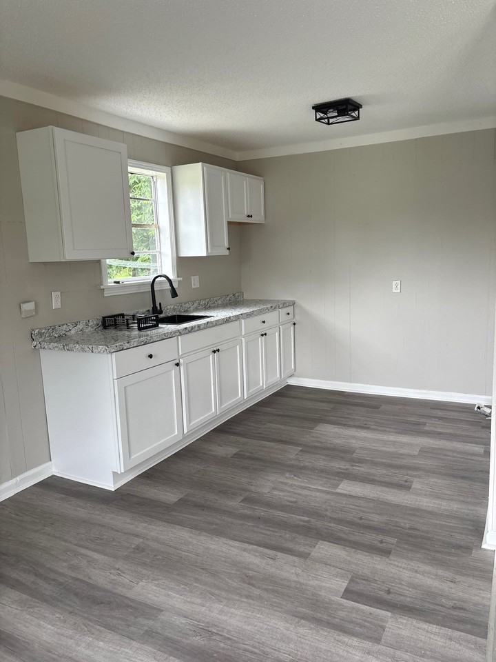 328 Keltner St #1 - Photo 3 of 10