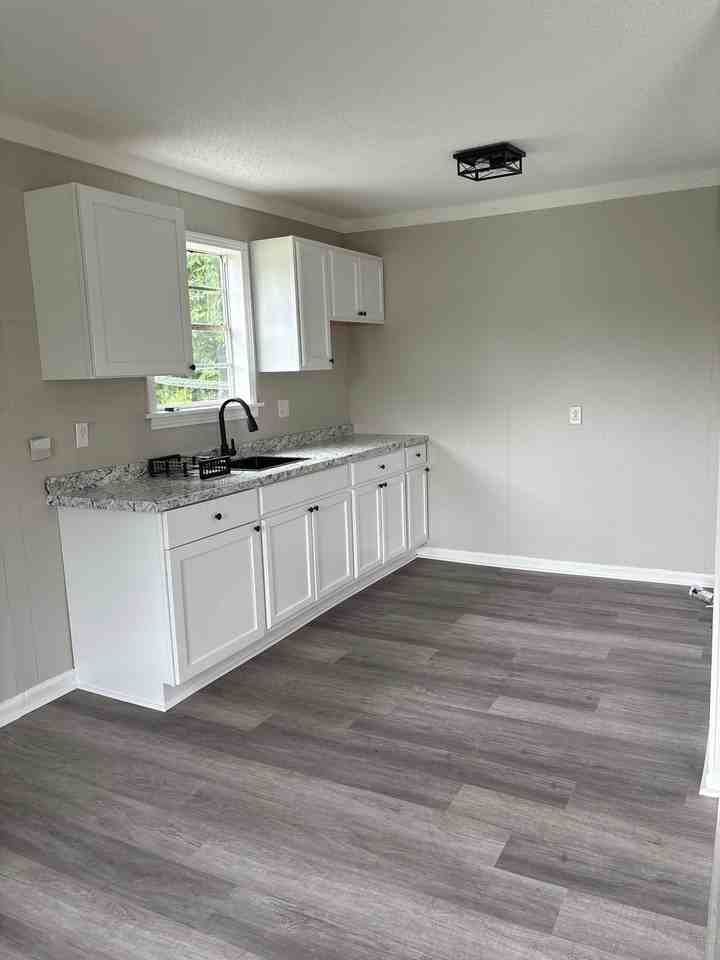 326 Keltner St #1 - Photo 3 of 10