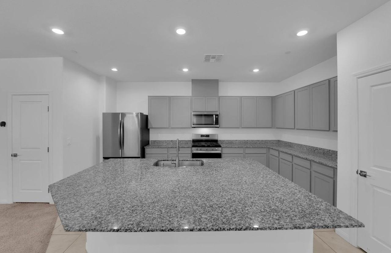 2610 Aversa St - Photo 6 of 20