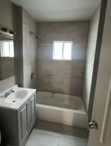 176 W Calthrop Ave #1 - Photo 3 of 4