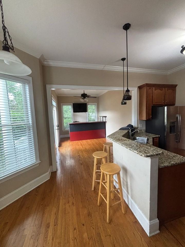 1010 Woodrow St - Photo 7 of 15