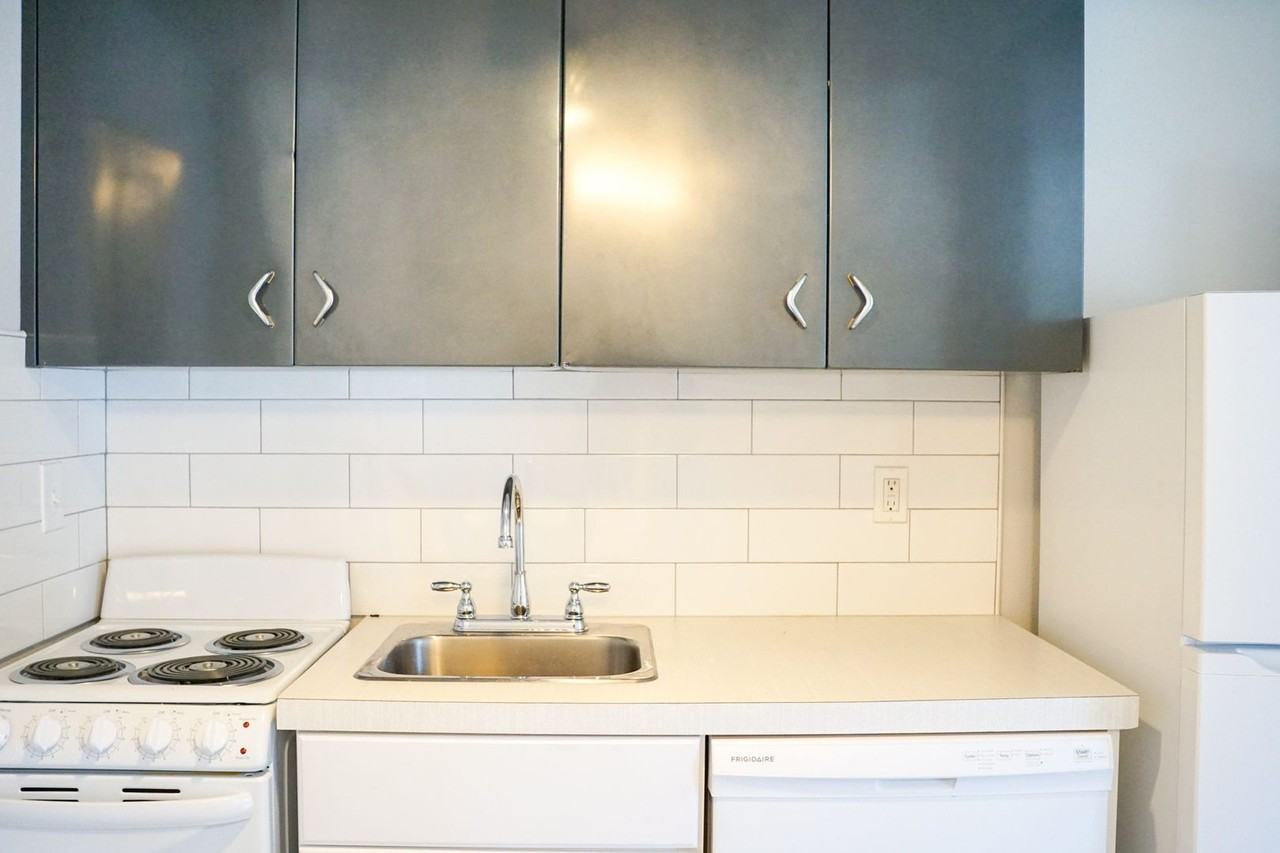 3717 S Corbett Ave #33 - Photo 2 of 12