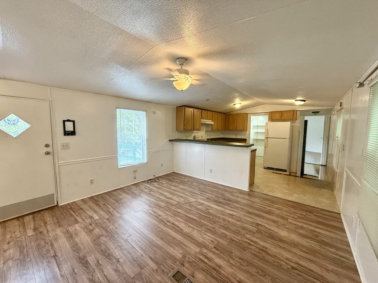 32 Mandalay Dr #1 - Photo 2 of 11