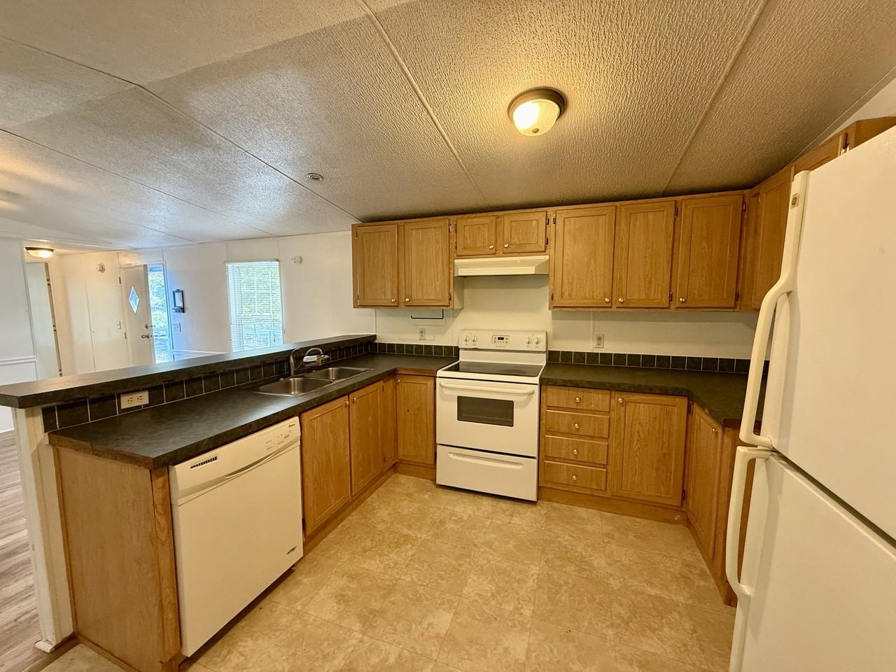 32 Mandalay Dr #1 - Photo 5 of 11