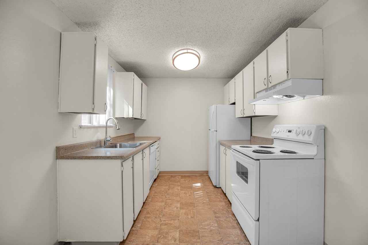 #165 RIVERVIEW APARTMENTS - Photo 3 of 7