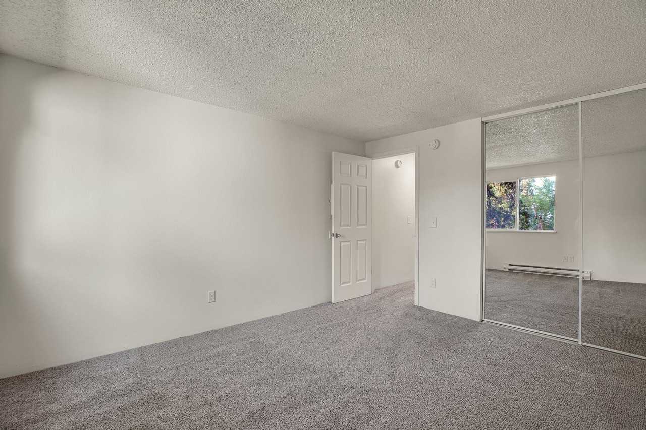 #165 RIVERVIEW APARTMENTS - Photo 5 of 7