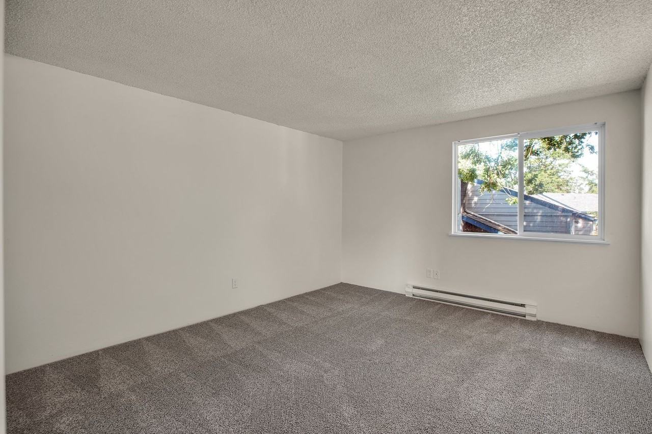 #165 RIVERVIEW APARTMENTS - Photo 6 of 7