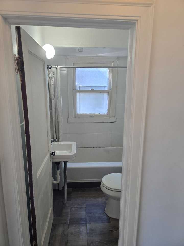 242 Crocker Blvd #2 - Photo 7 of 8
