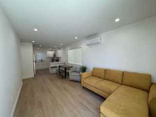 818 3/4 E 87th Pl #818-3-4 - Photo 2 of 12