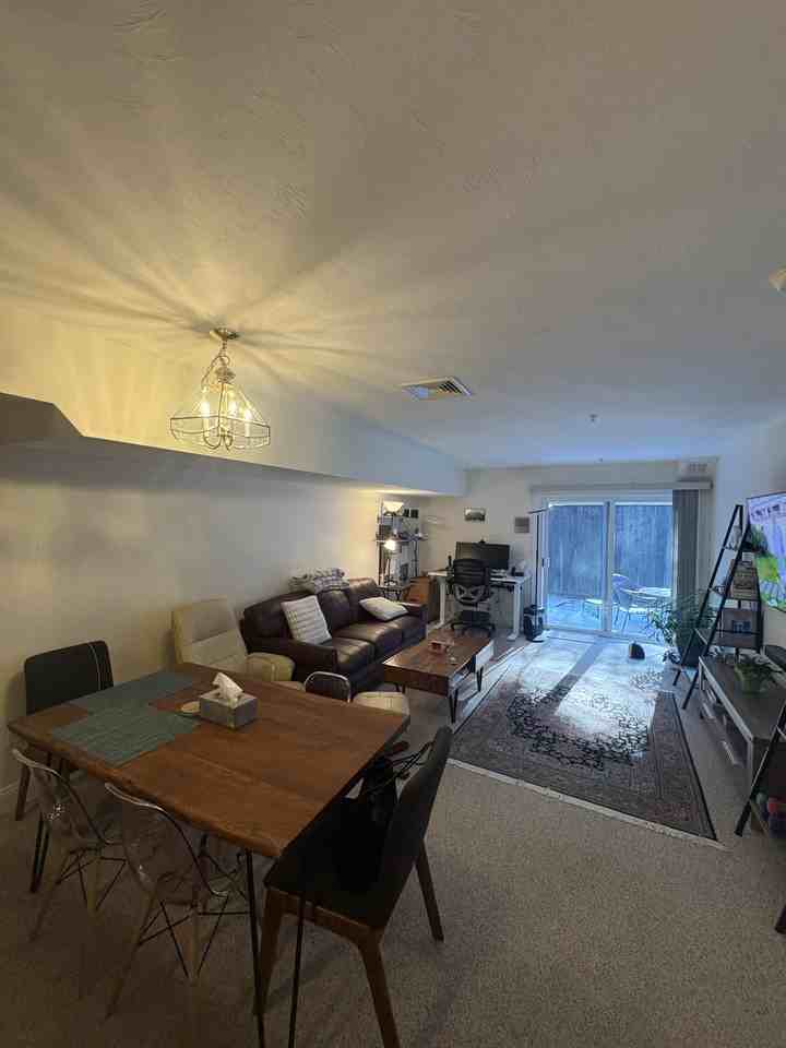 26 Greenleaves Dr - 609Unit 609 #1 - Photo 3 of 7