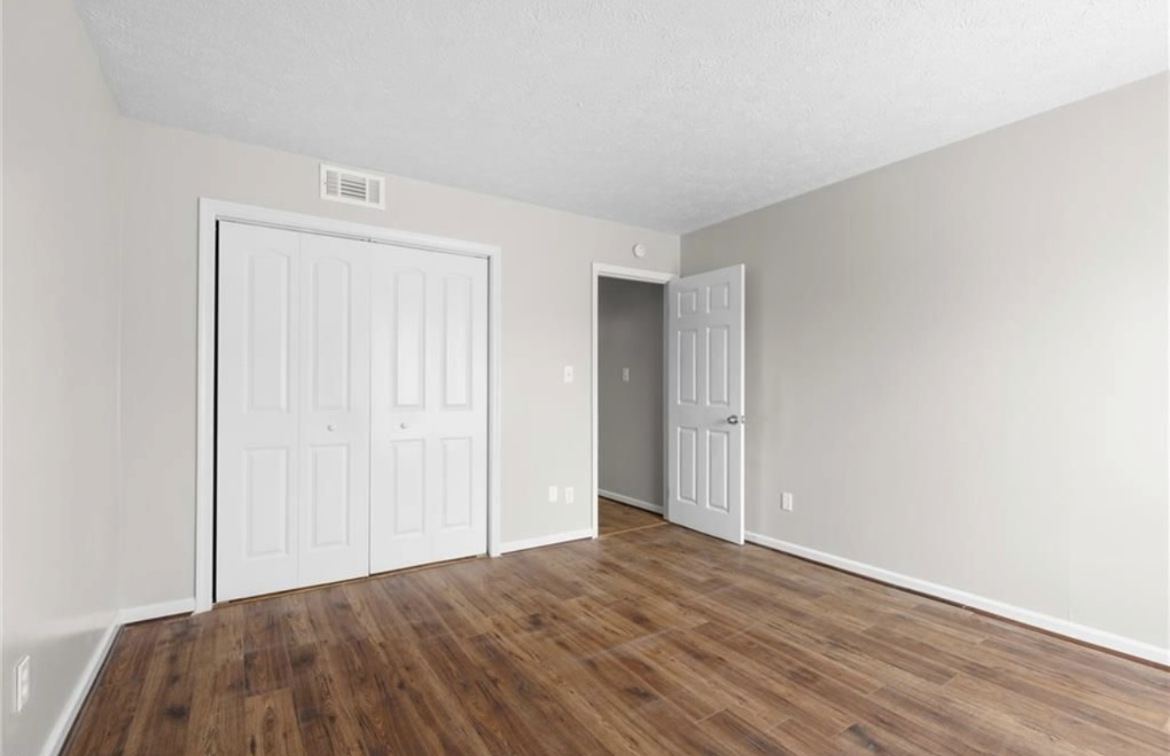 30 Pacific Dr #1 - Photo 7 of 11