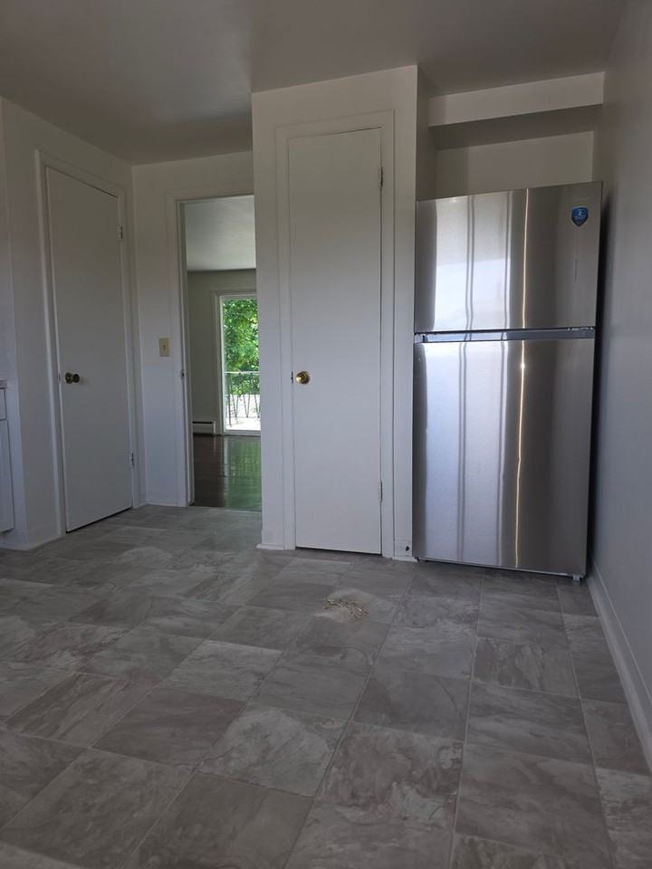 519 W Water St - Photo 5 of 12