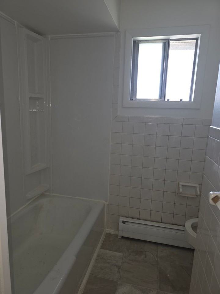 519 W Water St - Photo 7 of 12