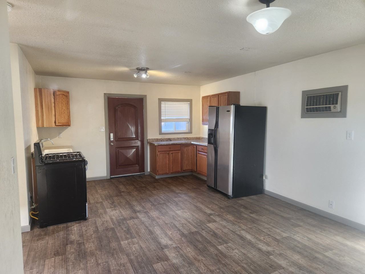 1425 Pinyon Ave #B - Photo 3 of 10