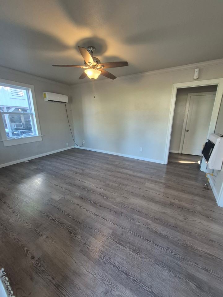 1005 W Saint Louis St #1 - Photo 2 of 7
