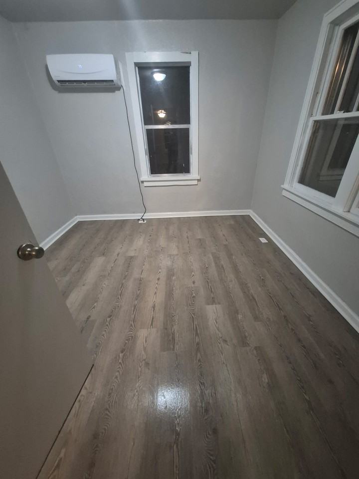1005 W Saint Louis St #1 - Photo 5 of 7