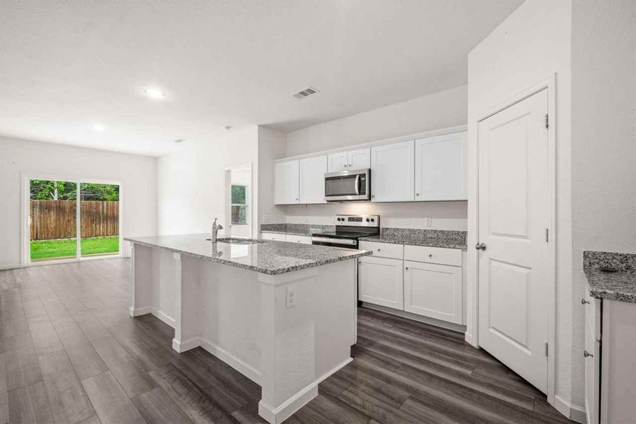 2421 Frio River Rd - Photo 5 of 27