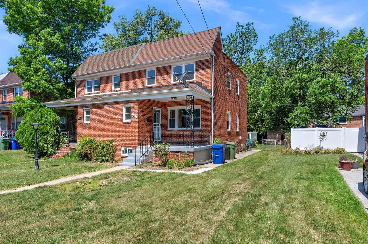 3912 Mortimer Ave - Photo 3 of 32