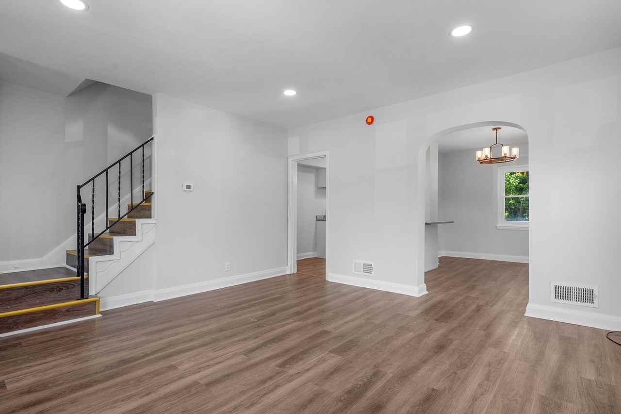 3912 Mortimer Ave - Photo 7 of 32