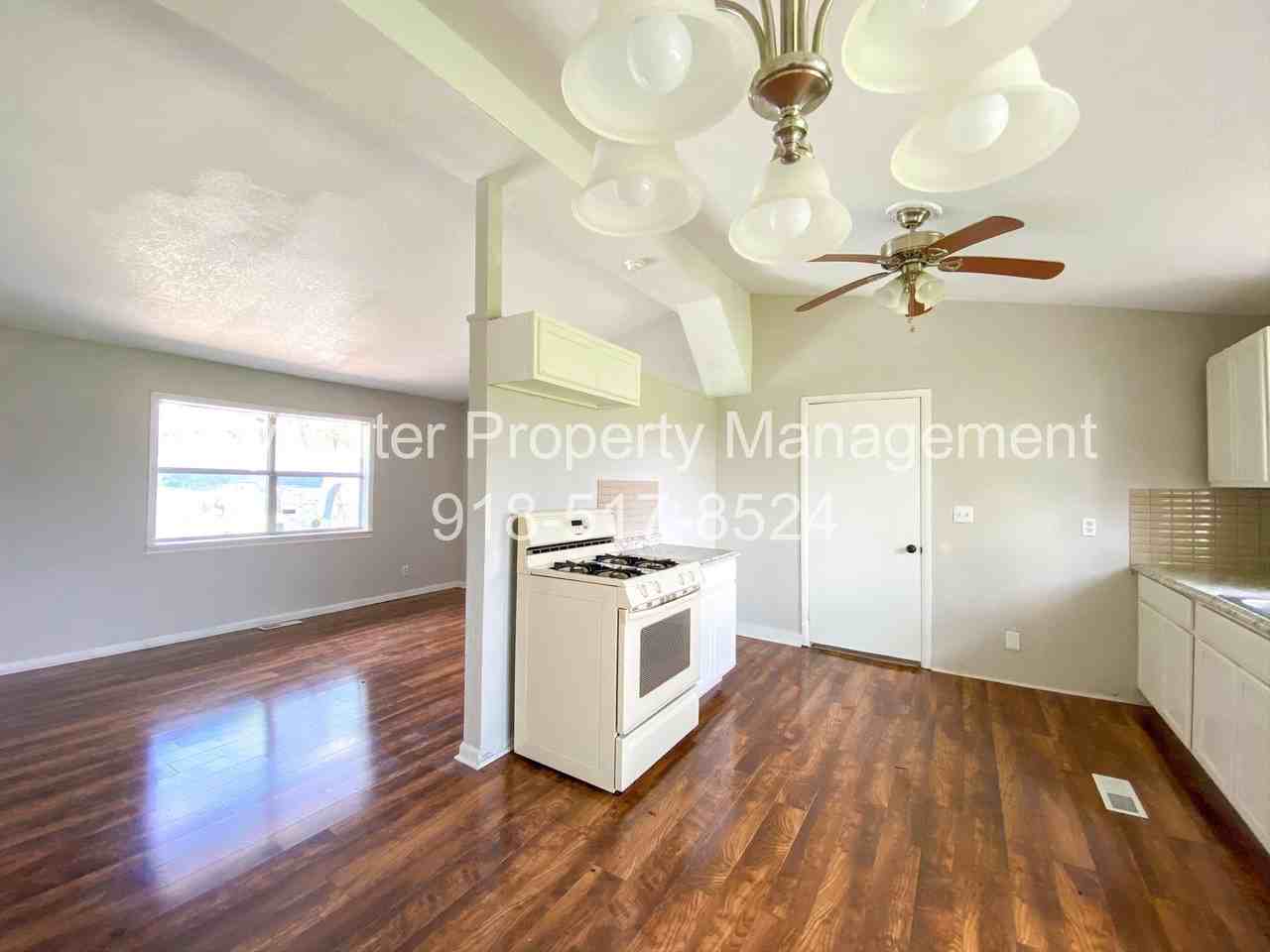 5135 N Utica Ave - Photo 2 of 16