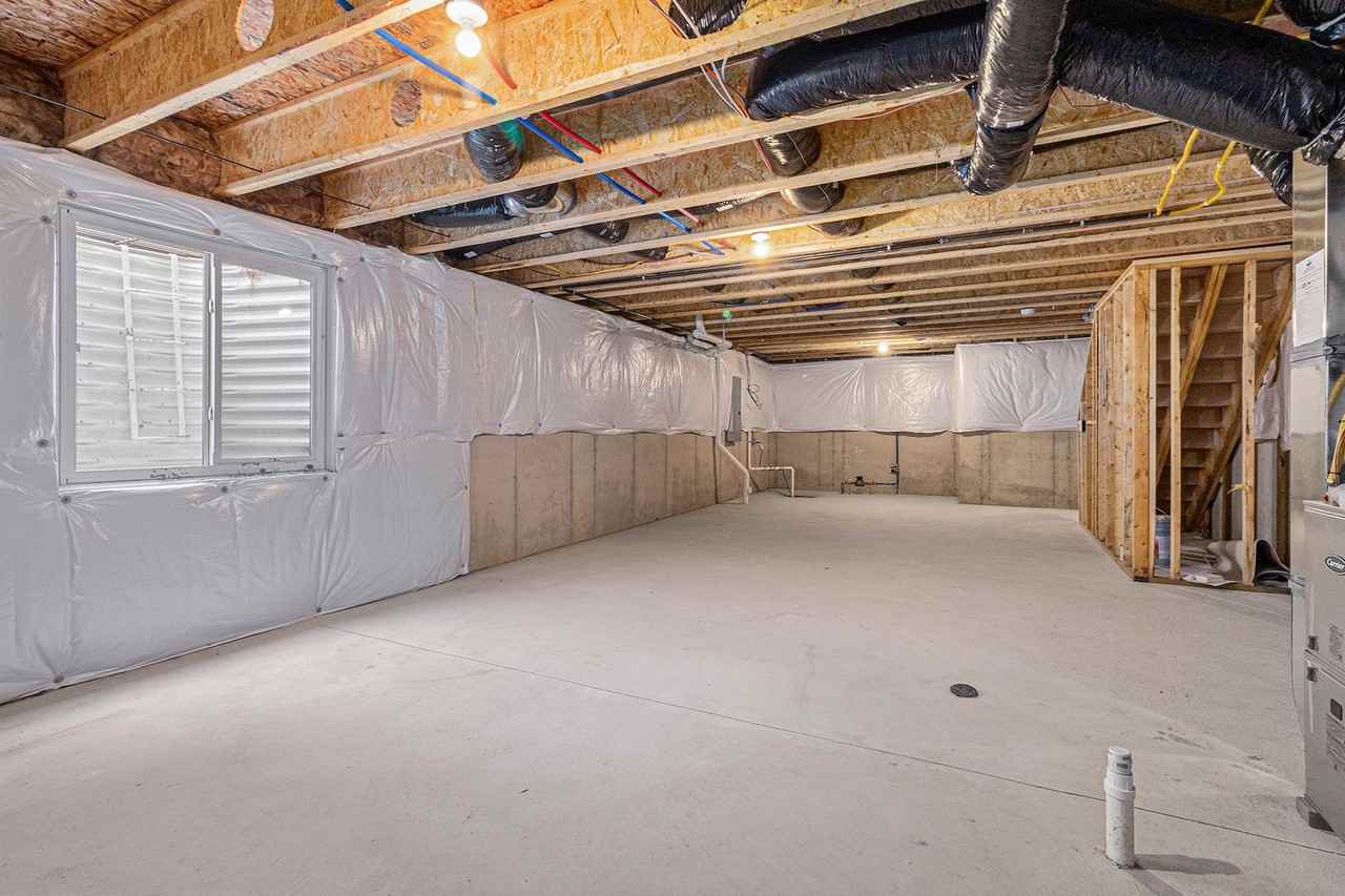 2212 Macatawa Ln - Photo 6 of 28