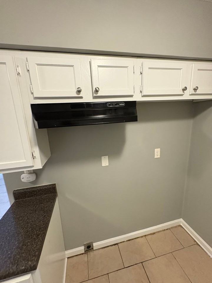 1397 N Graham St - Photo 2 of 13
