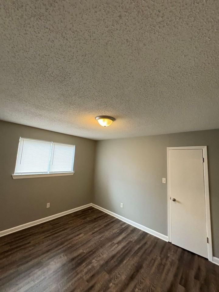 1397 N Graham St - Photo 3 of 13