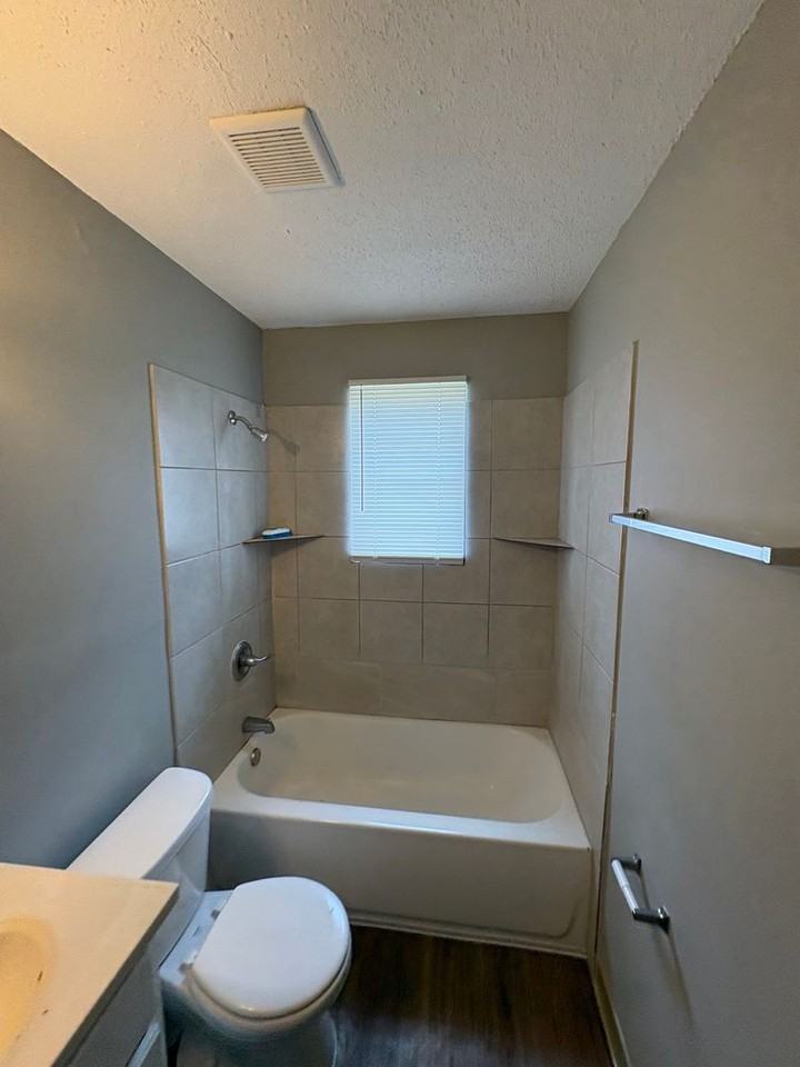 1397 N Graham St - Photo 5 of 13