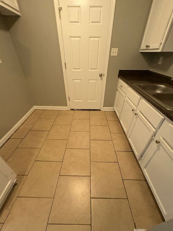 1397 N Graham St - Photo 6 of 13