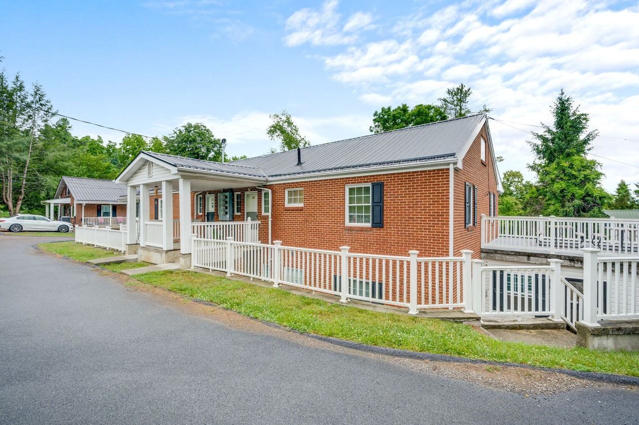 184 Elm Street - Photo 2 of 22