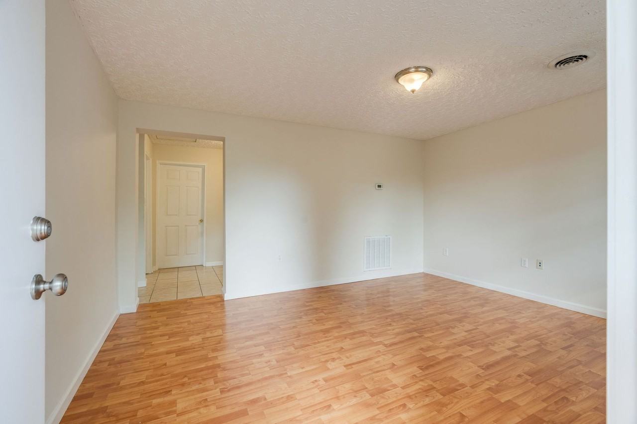184 Elm Street - Photo 4 of 22