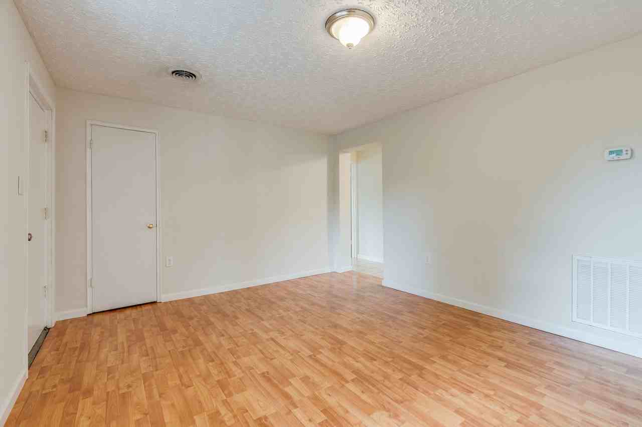 184 Elm Street - Photo 6 of 22