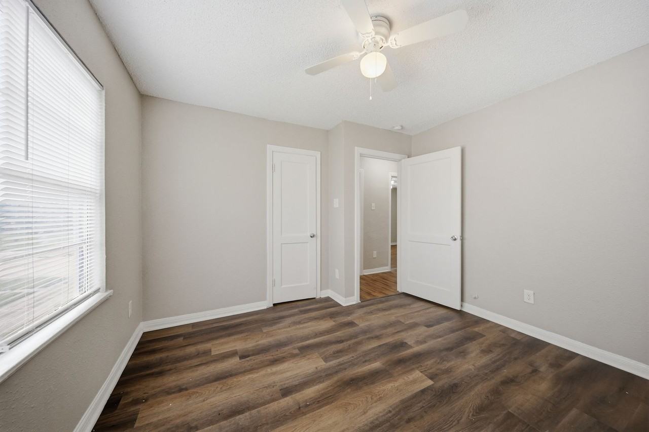 1028 5th Ave N - Photo 5 of 23