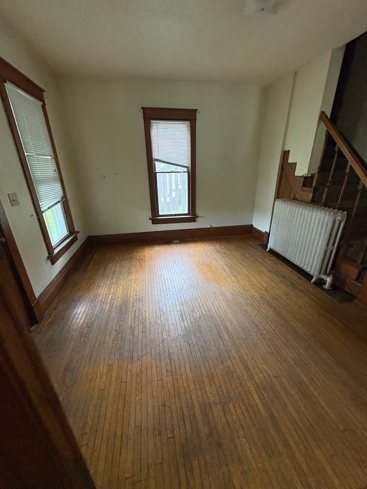603 Iowa St - Photo 2 of 6