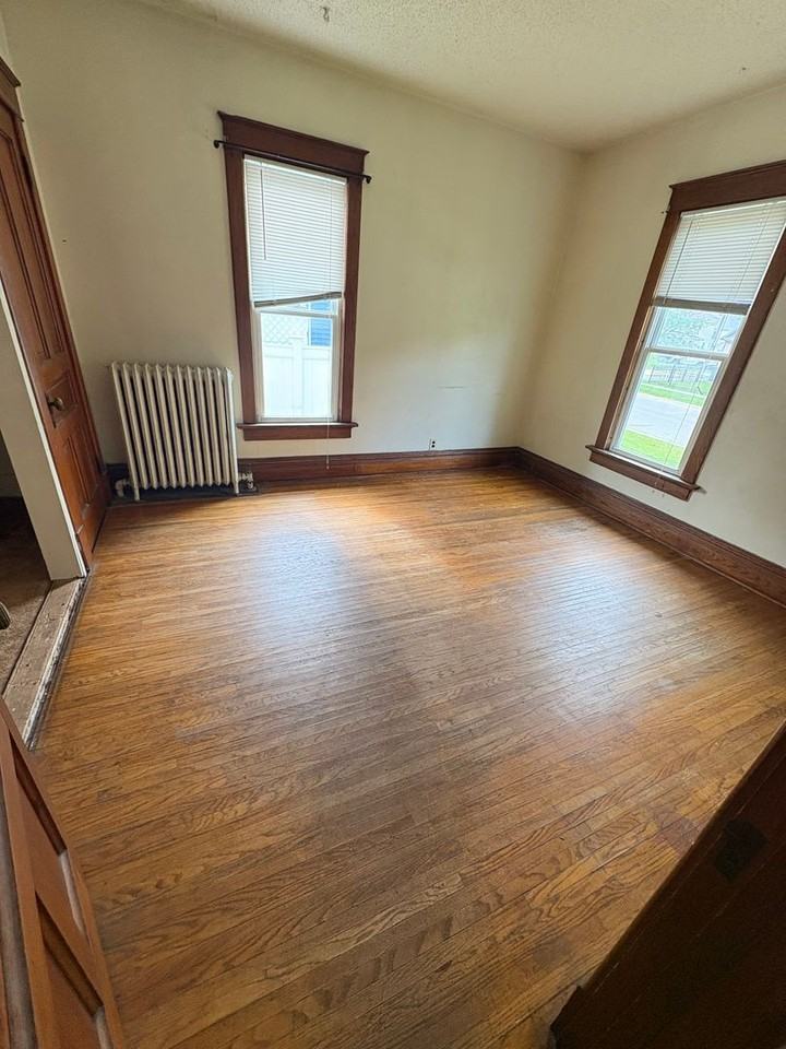 603 Iowa St - Photo 4 of 6