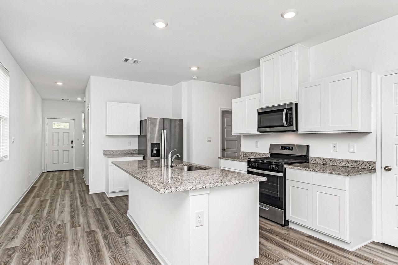 910 Drago Dr - Photo 2 of 14