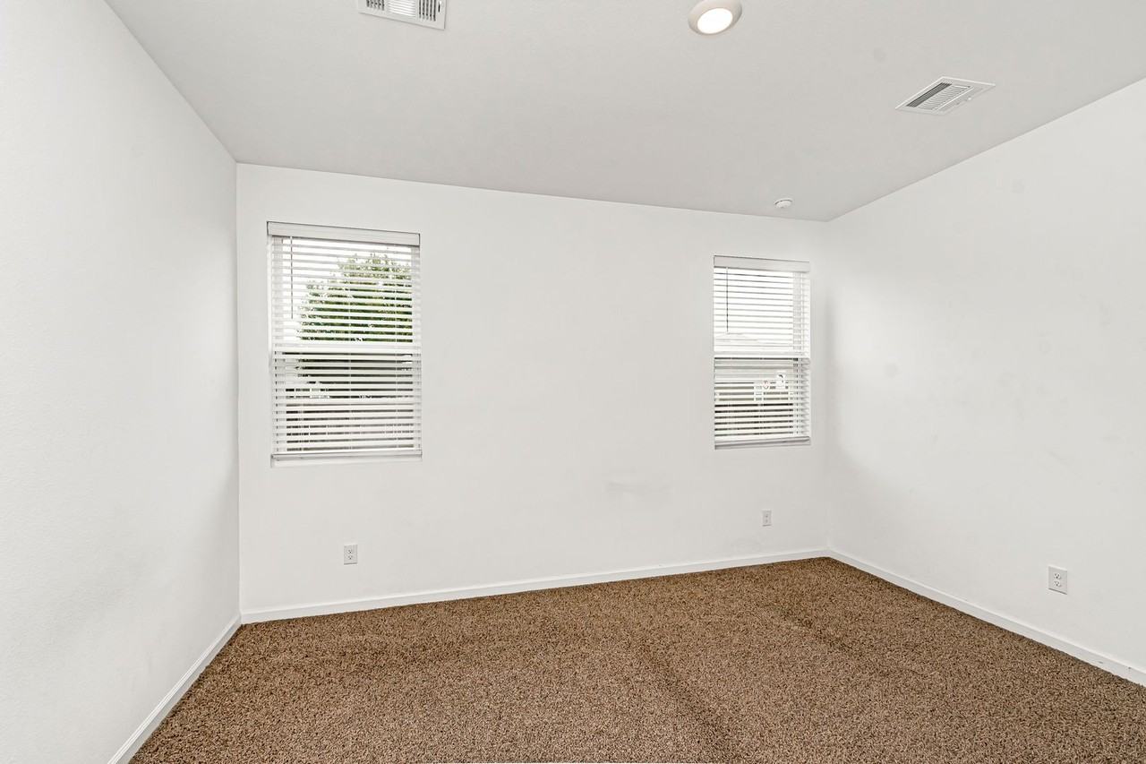 910 Drago Dr - Photo 5 of 14